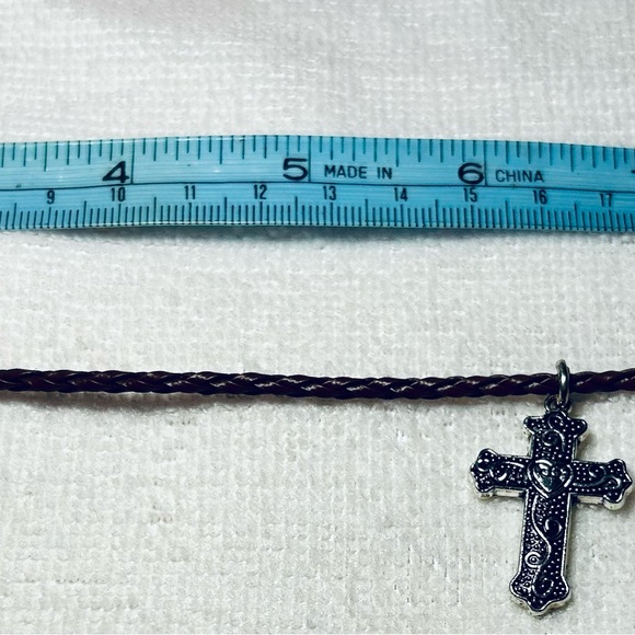 Elegant (FREE Earrings) Genuine Leather Braided Bracelet Intricate Cross Charm - Picture 5 of 5